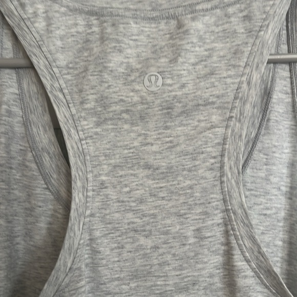 Workout top never worn lululemon - Picture 2 of 3